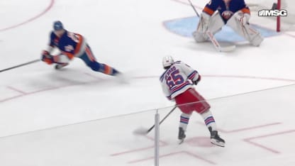 NYR@NYI: Berard scores goal against Tristan Lennox