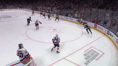 NYI@CBJ: Fantilli scores goal against Marcus Hogberg